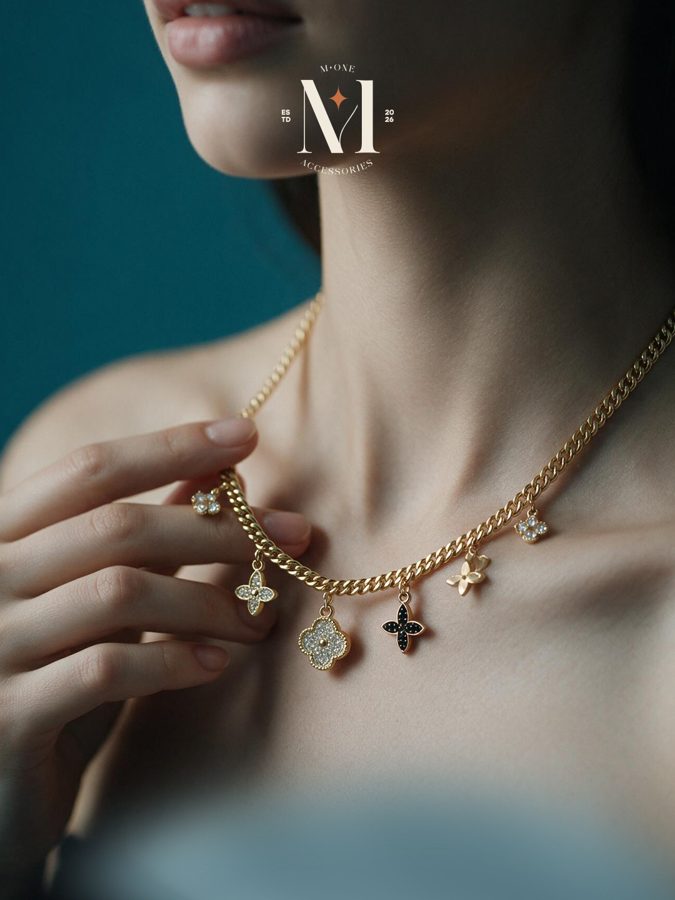 Clover & Star Curb Necklace