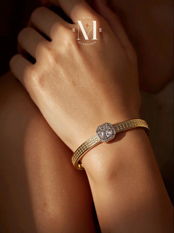 Pavé Centre Mesh Bangle